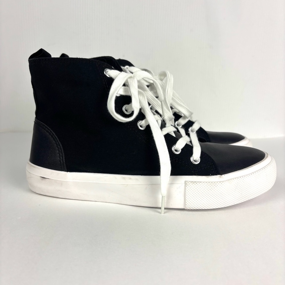 Torrid Size 8W Black High Top Sneakers